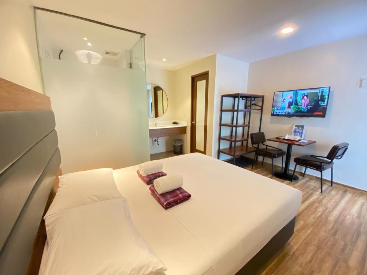 The Hub District Garden Suites Pasay Exteriör bild