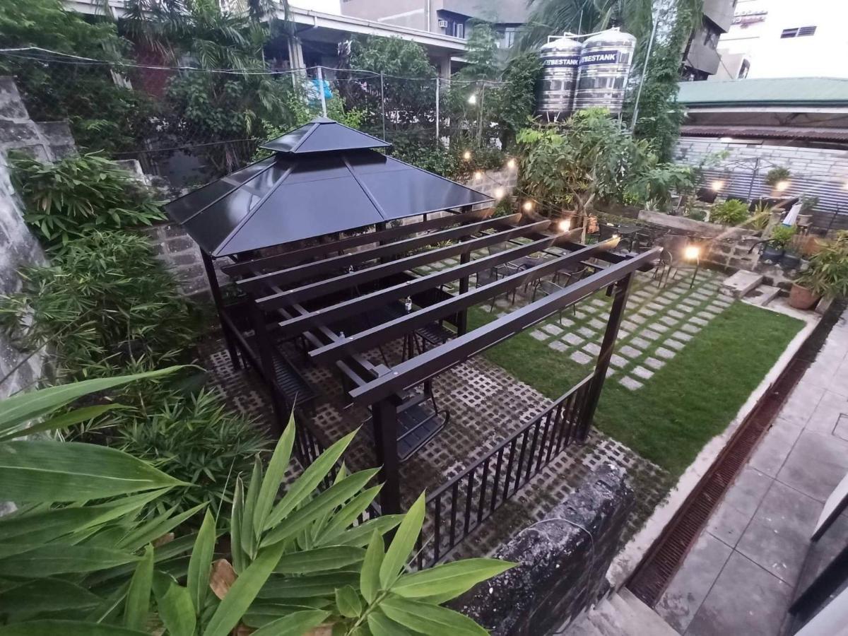 The Hub District Garden Suites Pasay Exteriör bild