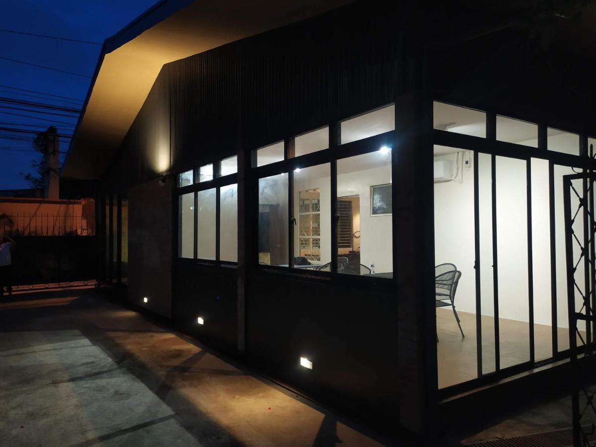 The Hub District Garden Suites Pasay Exteriör bild